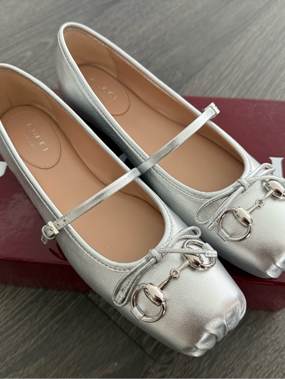 Gucci Silver Leather Mary Jane Ballet Flats with Horsebit